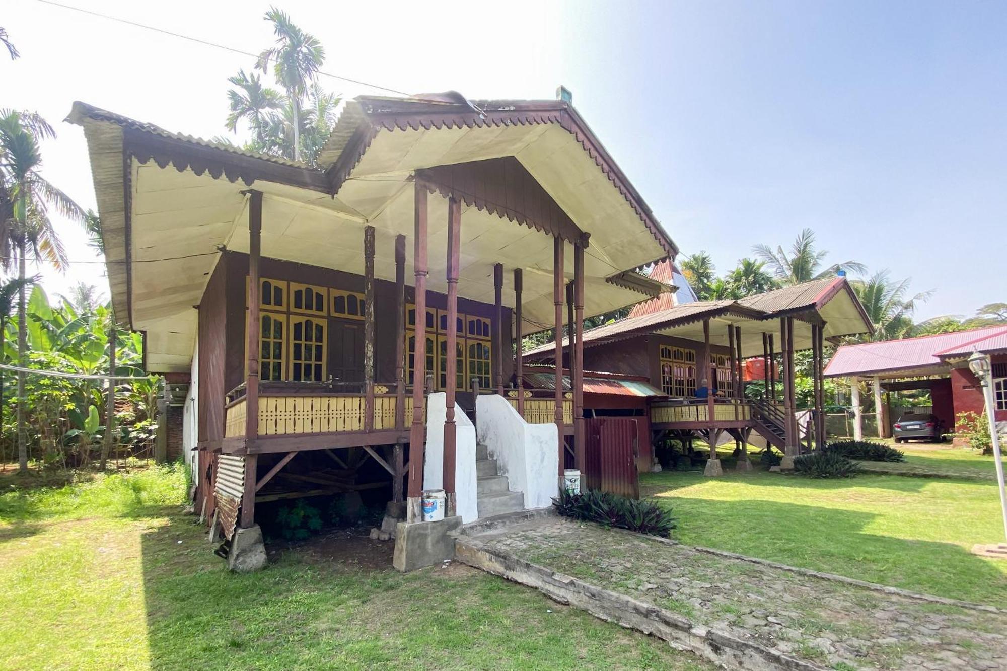 Hotel Pantai Panjang Bengkulu Redpartner Eksteriør bilde